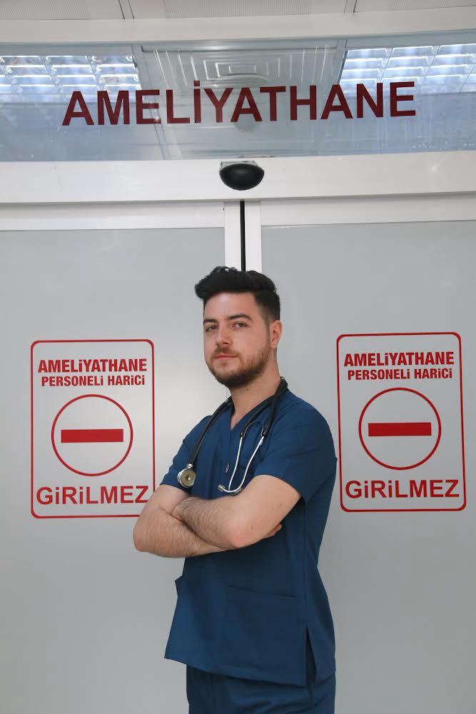 Veteriner hekim Şafak Ağun'un resmi